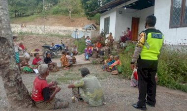 Bripka-Stef-Laksanakan-Pengamanan-Penyaluran-Bantuan-Kepada-53-Penerima