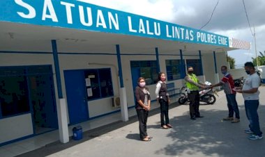 Satlantas-Polres-Ende-Bersama-Bank-BRI-Salurkan-Bantuan-Program-Keselamatan-2020