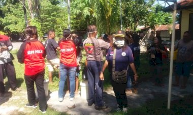 Polsek-Oebobo-Gandeng-KBPPP-Lakukan-Gerakan-Bakti-Sosial-Peduli-Covid-19-Dengan-Membagikan-Masker-Kepada-Warga