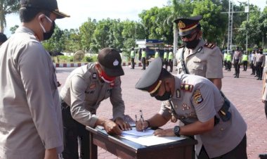 Kapolres-Polres-Kupang-pimpin-sertijab-Kasat-Reskrim-dan-Tiga-Kapolsek