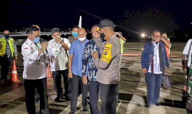 Kapolda-NTT-Sambut-Kedatangan-Menteri-Pertanian-RI-di-Bandara-Eltari-Kupang