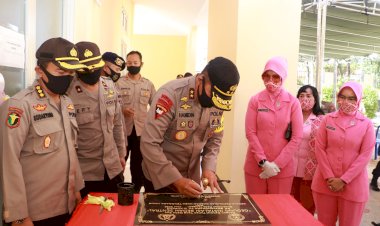 Kapolda-NTT-Resmikan-Gedung-Instalasi-Bedah-Sentral-RSB-Titus-Uly