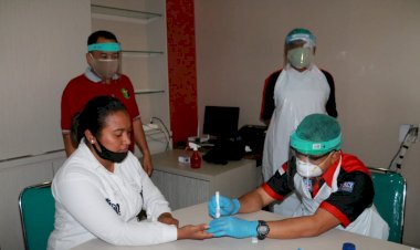 Jalani-Pemeriksaan-Rapid-Test,-Personel-Ditreskrimsus-dan-Bidhumas-Polda-NTT-Dinyatakan-Negatif-Covid-19