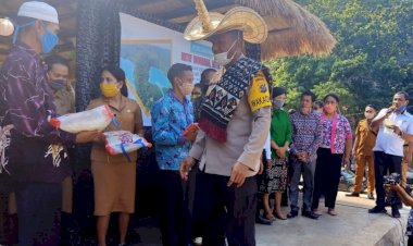 Wakapolda-NTT-Hadiri-Launching-Pemberlakuan New-Normal-Life-Untuk-Seluruh-Wilayah-NTT-di-Rote-Ndao