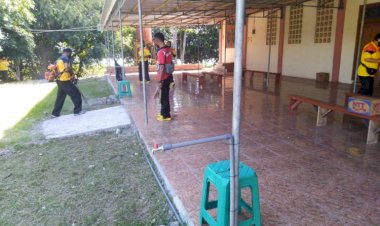 Polsek-Kewapante-Sambut-Hari-Bhayangkara-ke-74-Dengan-Kerja-Bakti-Bersihkan-Tempat-Ibadah