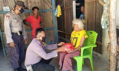 Jelang-Hari-Bhayangkara-ke-74,-Polsek-Raihat-Turun-ke-3-Desa-Salurkan-Beras-untuk-Warga-Terdampak-covid19