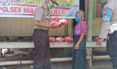 Tiga-Desa-di-Kecamatan-Wula-Waijelu-Dapat-Bansos-Polri