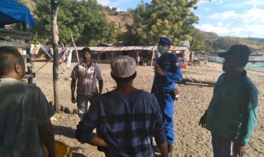 Adaptasi-Kebiasaan-Baru,-Anggota-Satpolair-Polres-Belu-Imbau-Warga-Jangan-Abaikan-Protokol-Kesehatan