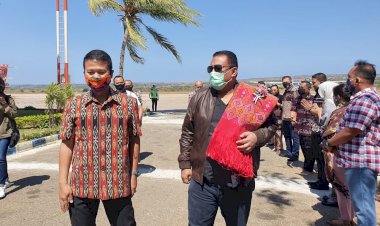 Irwasda-Polda-NTT-Sambut-Kedatangan-Brigjen-Pol.-Drs.-Ama-Kliment-Dwikorjanto,-M.Si.,-di-Bandara-El-Tari-Kupang