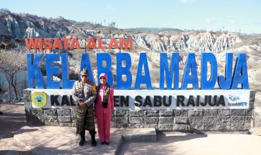 Di-Sabu-Raijua,-Kapolda-NTT-kunjungi-Destinasi-Pariwisata-Kalabba-Madja-dan-Kampung-Adat-Namata