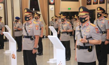 Kapolri-Pimpin-Upacara-Sertijab-Kapolda-NTT-di-Mabes-Polri