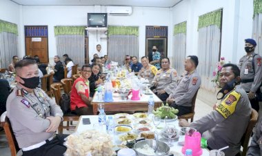 Jalin-Keakraban-dan-Kebersamaan,-Kapolda-NTT-Silaturahmi-dengan-Para-Wartawan-Desk-Polda-NTT