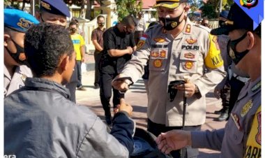 Serentak-se-Indonesia,-Polres-Manggarai-Barat-Bagi-Bagi-Masker-Gratis