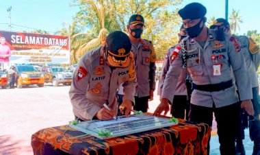 Kapolda-NTT-Resmikan-Masjid-Nurul-Ihklas-Karinding-Polres-Sumba-Timur