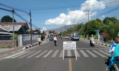 Satlantas-Polres-Alor-Bekerjasama-dengan-UPT-Pendapatan-Kab.-Alor-dan-TNI-Gelar-Operasi-Gabungan
