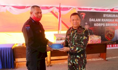 HUT-Brimob-ke-75,-Kapolda-NTT-beri-Tali-Asih-kepada-Anggota-Brimobda-NTT