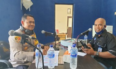 Dialog-Publik-Kapolres-Sumba-Barat-di-RRI-Sumba-Terkait-Pengamanan-Pilkada-2020