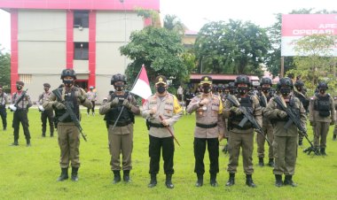 Pimpin-Pelepasan-Personil-Brimobda-NTT-BKO-Polda-Papua,-Kapolda-NTT-:-Tugas-Adalah-Suatu-Kehormatan