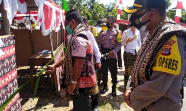 Plh.-Bupati-Sabu-Raijua-dan-Kapolres-Launching-Kampung-Tangguh-Mone-Mola-Desa-Lederaga