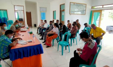 Kapolsek-Tasifeto-Timur-Hadiri-Rakor-PPKM-Berbasis-Mikro-dan-Optimalkan-Posko-Penanganan-Covid-19-Tingkat-Desa