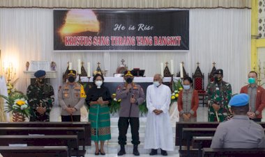 Kapolri-Jenderal-Polisi-Drs.-Listyo-Sigit-Prabowo,-M.Si,Cek-Langsung-Pengamanan-di-Gereja-ST.-Yoseph-Kupang