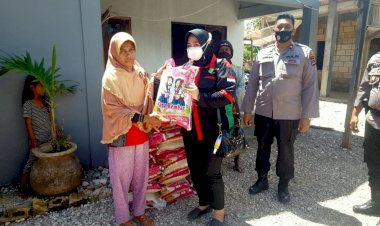 Polri-Peduli-NTT,-Biddokkes-Polda-NTT-Salurkan-Bantuan-Untuk-Korban-Bencana-di-Kupang-Barat