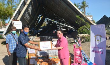Bertajuk-Kepedulian-Terhadap-Korban-Bencana-Alam,-Bhayangkari-Daerah-NTT-Salurkan-Bansos-di-Tempat-Ibadah-Kota-Kupang