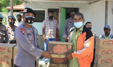 Bentuk-Kepedulian-terhadap-Masyarakat-yang-Terdampak-Bencana,-Satbrimobda-NTT-Lakukan-Hal-Ini