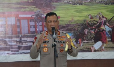 Silaturahmi-dengan-Insan-Pers,-Kapolda-NTT-Mengucapkan-Terima-kasih-dan-Apresiasi-atas-Kerja-Sama-dalam-Mengawal-Berbagai-Event-Penting-di-NTT