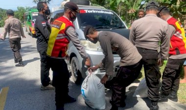 Hari-Pertama-Ops-Ketupat-Ranakah-2021,-Polres-Sumba-Barat-Berhasil-Amankan-Ratusan-Liter-Miras