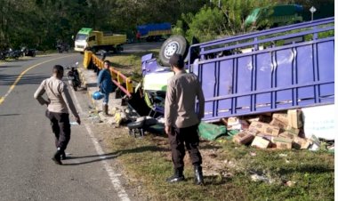 Tabrak-Pembatas-Jembatan,-Sopir-Truk-PT.-KM-Trans-Meninggal-Dunia-di-TKP