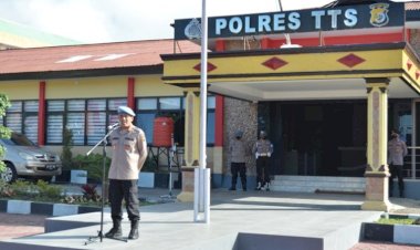 Kunjungi-Polres-TTS,-Kabidpropam-Polda-NTT-Ingatkan-Anggota-Bijak-dalam-Bermedsos