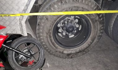 Dua-Orang-Meninggal-Dunia-Tabrak-Tronton,-Kabidhumas-Polda-NTT:-Lindungi-Diri-Anda-dengan-Gunakan-Helm