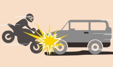 Sebuah-Mobil-Tabrak-Motor-di-Sikka,-Kabidhumas-Polda-NTT:Pengemudi-Kurang-Berhati-hati