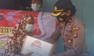 Sebagai-Ungkapan-Rasa-Syukur--Dalam-Rangka-Hari-Bhayangkara-ke-75,-Satlantas-Polres-Manggarai-Barat-Salurkan-Paket-Sembako-Kepada-Masyarakat