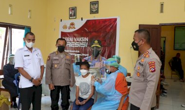 Biddokes-Polda-NTT-Gelar-Vaksinasi-Massal-di-Kelurahan-Kolhua-Mendapat-tanggapan-Positif-dari-Masyarakat