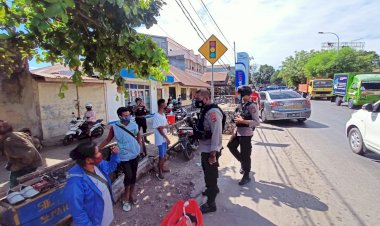Beri-Rasa-Aman,-Ditsamapta-Polda-NTT-Gencar-Patroli-Antisipasi-Premanisme-dan-Tekan-Covid-19
