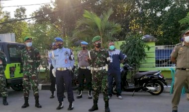 TNI-Polri-dan-Instansi-Terkait-Gelar-Operasi-Yustisi-Gabungan-Beri-Kesadaran-Patuhi-Prokes-di-Kota-Kupang