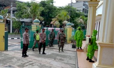 TNI-Polri-Bersinergi-Lakukan-Penyemprotan-Diksfektan-di-Fasilitas-Umum