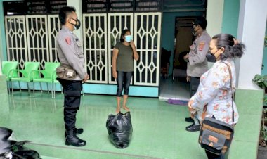Peduli-Kasih,-Polres-Alor-Laksanakan-Pembagian-Bingkisian-Kepada-Pasien-Covid-19