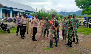 Polsek-Alor-Timur-Laut-Bersama-Instasi-Terkait-Laksanakan-Patroli-dan-Penertiban-di-Pasar-Nailang