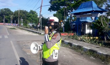 Unit-Dikyasa-Satlantas-Polres-Kupang-Kota-Himbau-Masyarakat-dalam-Pencegahan-Covid-19-dan-Tertib-Berlalulintas
