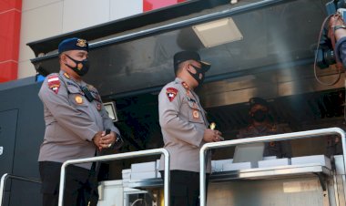 Operasionalkan-Mobil-Dapur-Lapangan,-Kapolda-NTT-:-Ringankan-Beban-Hidup-Masyarakat