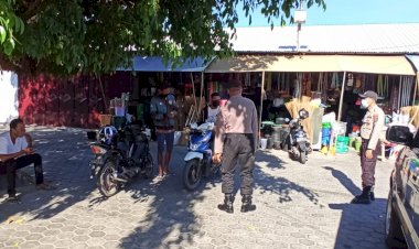 Cegah-Penyebaran-Covid-19,-Personel-Ditbinmas-Polda-NTT-Gelar-Binluh-Disiplin-Prokes
