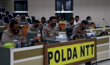 Kapolda-NTT-Bersama-Pejabat-Utama-Hadiri-Vicon-Kapolri-Bahas-Terkait-Perkembangan-Penanganan-Covid---19