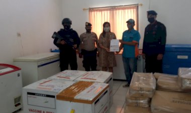Polda-NTT-Kawal-VVIP-2.450-Vial-Vaksin-Jenis-Moderna-Diperuntukkan-Untuk-Nakes