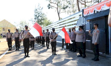 Tradisi-Pembaretan-Bintara-Remaja-Angkatan-XLV-Polda-NTT,-Wakapolda-NTT-Lepas-224-Bintara-Remaja-Menuju-Desa-Oenesu