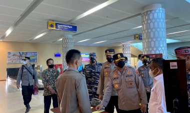 Kapolda-NTT-Cek-Pos--Penyekatan-PPKM-Level-III-di-Bandara-Komodo-Labuan-Bajo