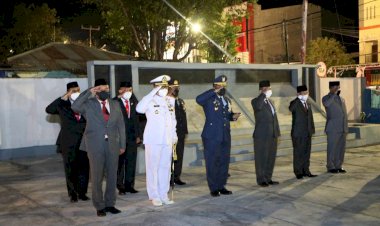 Beri-Penghormatan-Kepada-Para-Pahlawan,-Irwasda-Polda-NTT-Hadiri-Upacara-Renungan-Suci-di-TMP-Dharmaloka