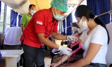 Jemaat-GMIT-Ararat-Fatukoa-Sambut-Baik-Pelayanan-Vaksinasi-Mobil-Senyum-Siaga-Covid-19-Polda-NTT